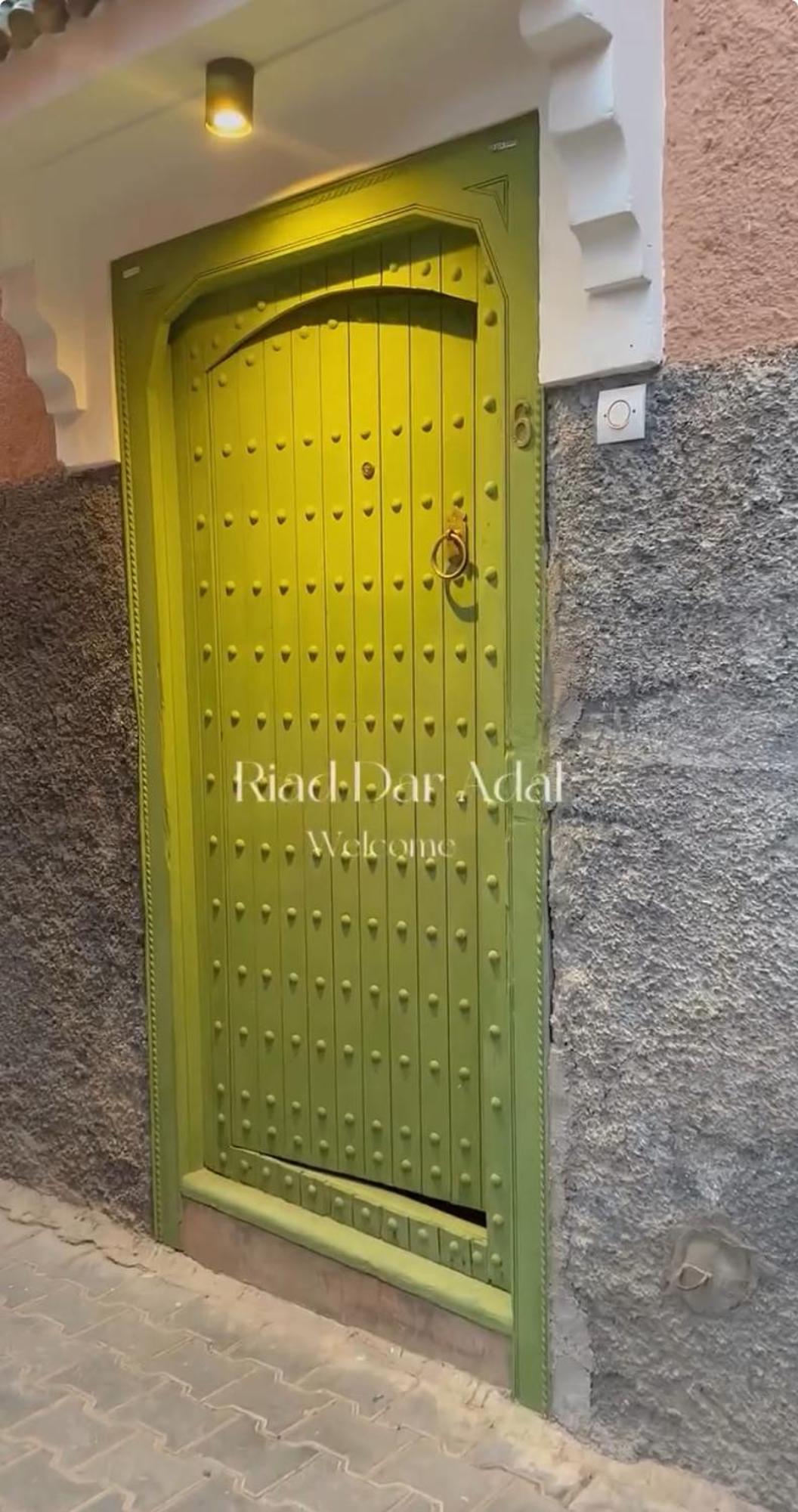 Riad Dar Adal Exclusivite 2 A 6 Personnes Petit Dejeuner Compris Place Jemaa El Fna Marrakesh Exteriör bild